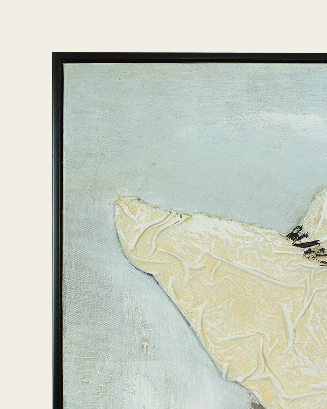 Sea Breeze black frame corner detail