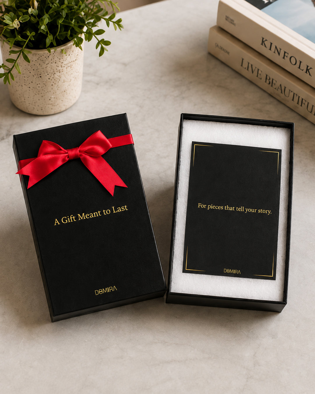 Space Design crystal globe ribbon-finished gift box with DOMIRA gifting card