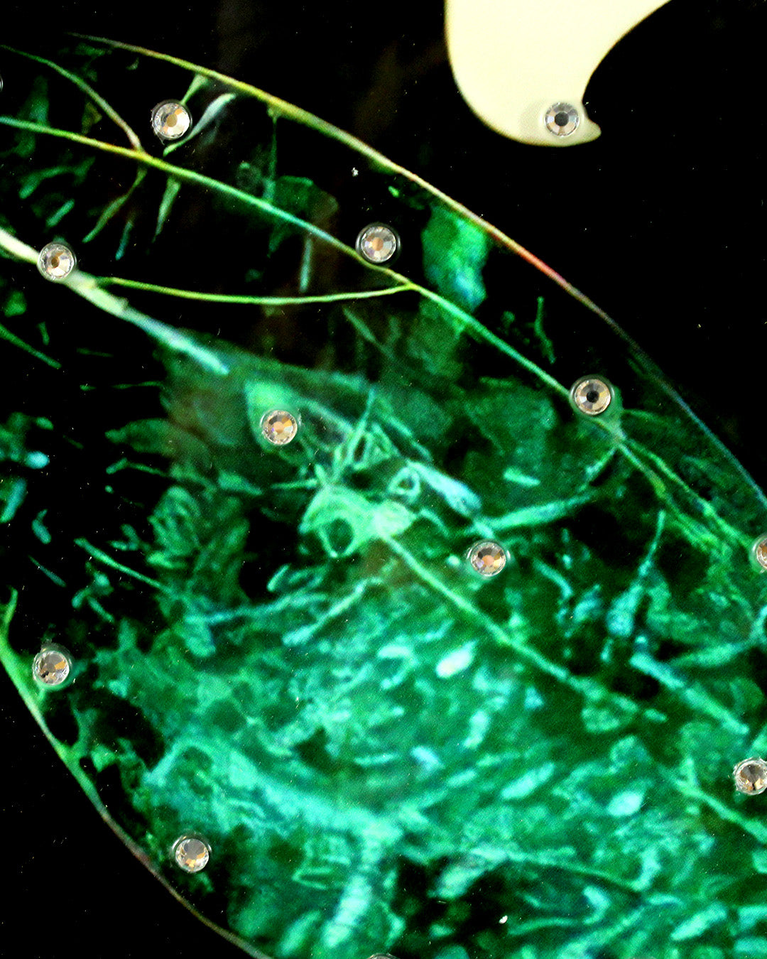 Splendour round navy and gold floral glass wall art close-up of the glass leaves